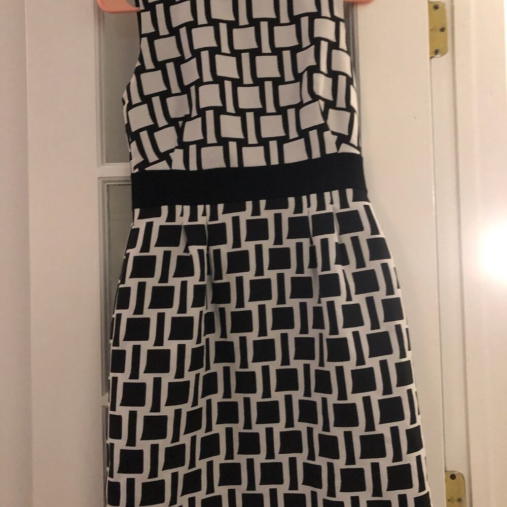 Tahari Arthur & Levine